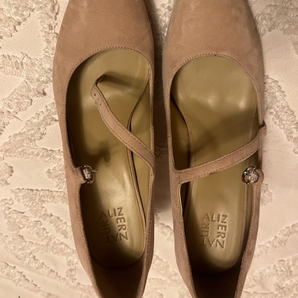 Naturalizer Women's Tan Mary Jane Heels